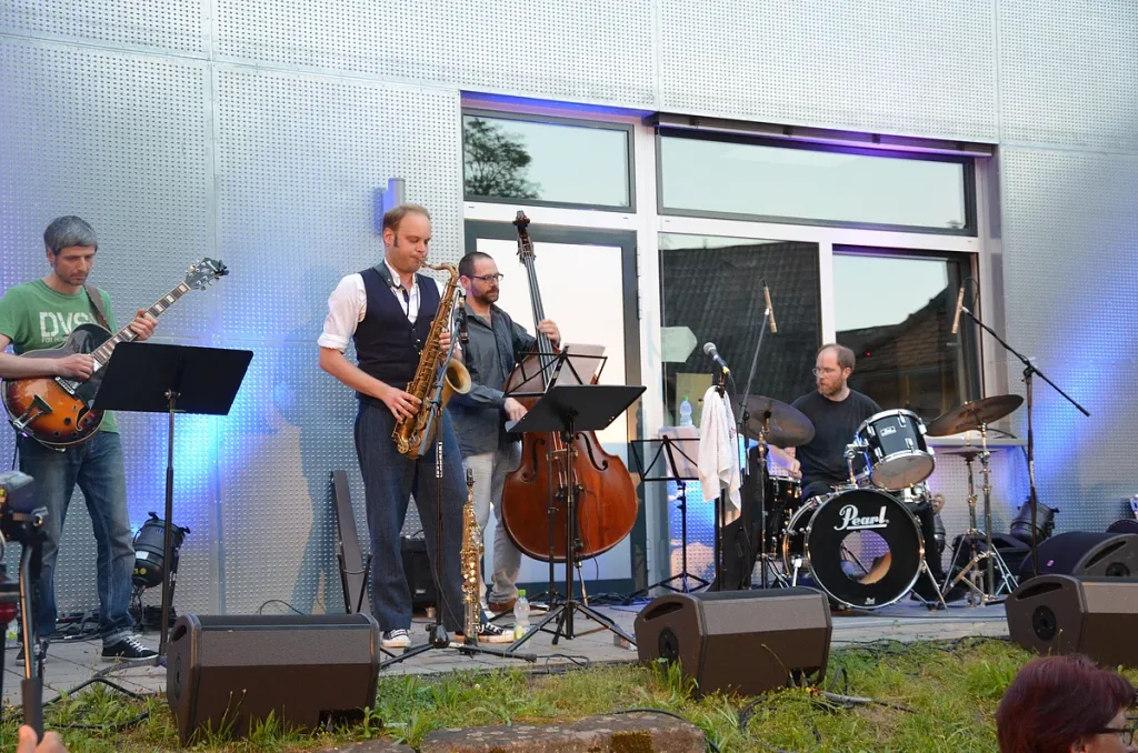 Open-Air Soirée im Café (Quelle: Tourismusverband Fränkisches Seenland)