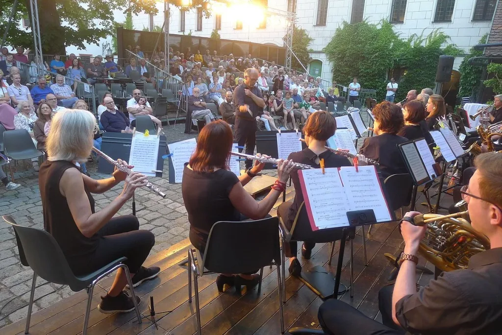 Sommerkonzert im Schlosshof (Quelle: Tourismusverband Fränkisches Seenland)