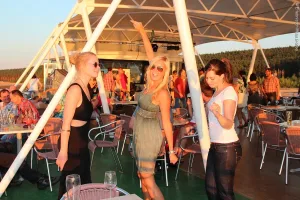 Ü30 Disco Party - "Rock the Boat" (Quelle: Zweckverband Brombachsee)