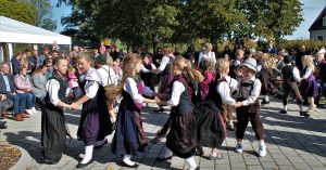 Auftritt der Kindertanzgruppe (Quelle: Gemeinde Pfofeld)