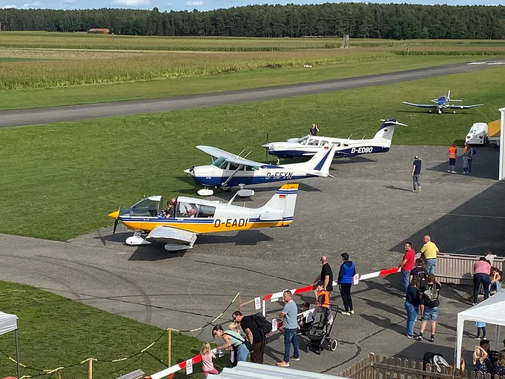 Kinderrundflugtage 2026 am Flugplatz Gauchsdorf (Quelle: Tourismusverband Fränkisches Seenland)