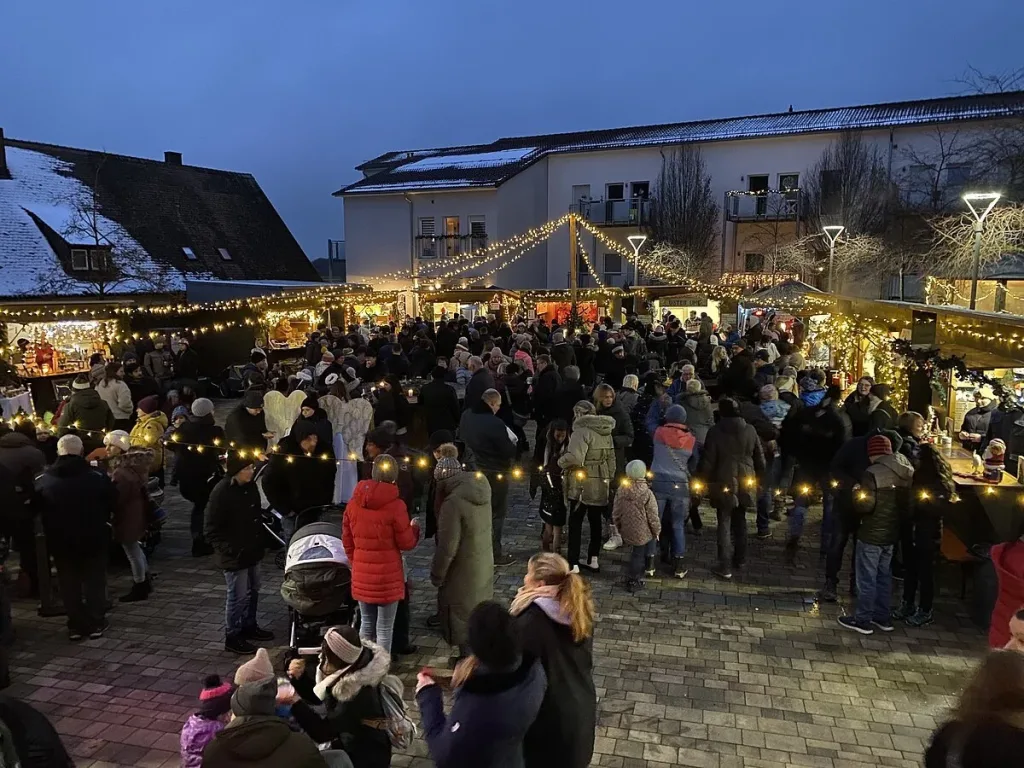 Lichterglanz im Stadthof (Quelle: Tourismusverband Fränkisches Seenland)