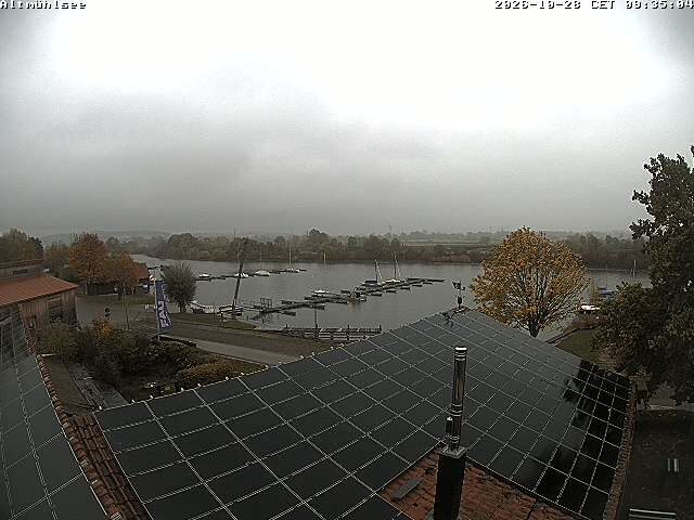Blick auf den Hafen am Altmühlsee bei Schlungenhof.
