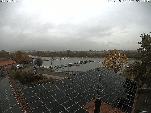 Blick auf den Hafen am Altmühlsee bei Schlungenhof.
