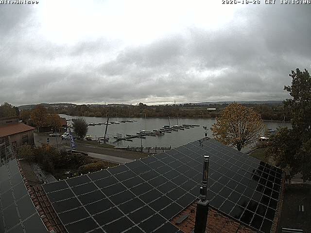 Blick auf den Hafen am Altmühlsee bei Schlungenhof.