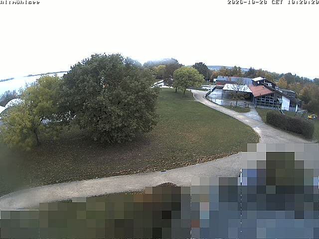 Blick auf den Strand am Altmühlsee bei Schlungenhof.